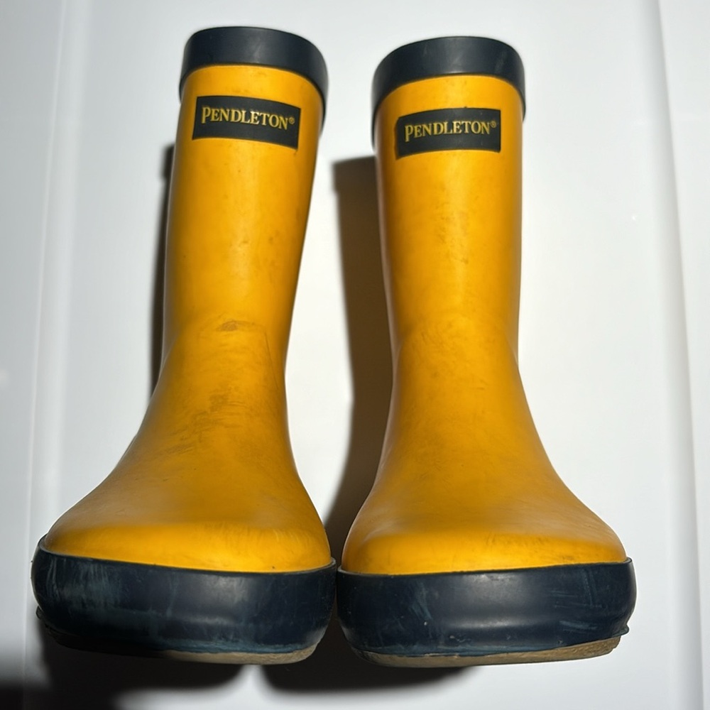 Pendleton Yellow Rain Boots with Navy Trim Children’s Size 2